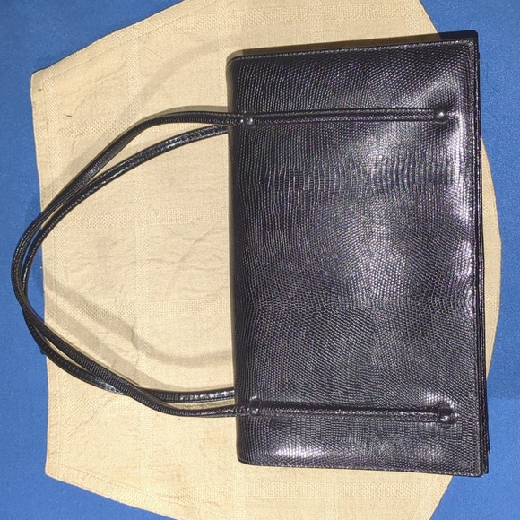 Peck & Peck Handbags - Vintage Peck & Peck Lizard Leather Black Handbag Yellow Asking Only $30 WOW